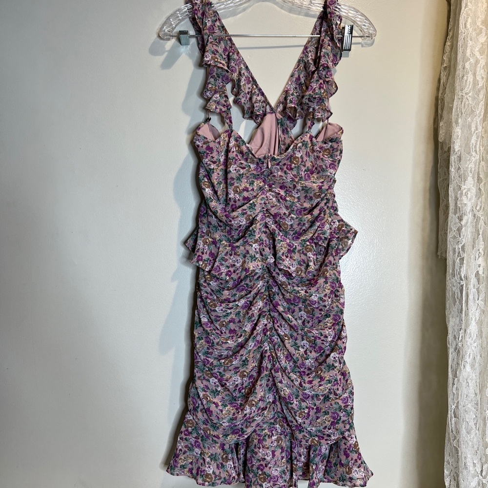 ASTR the label ruffle Ruched Zinnia Lilac Ditsy Floral Mini dress - Picture 12 of 14
